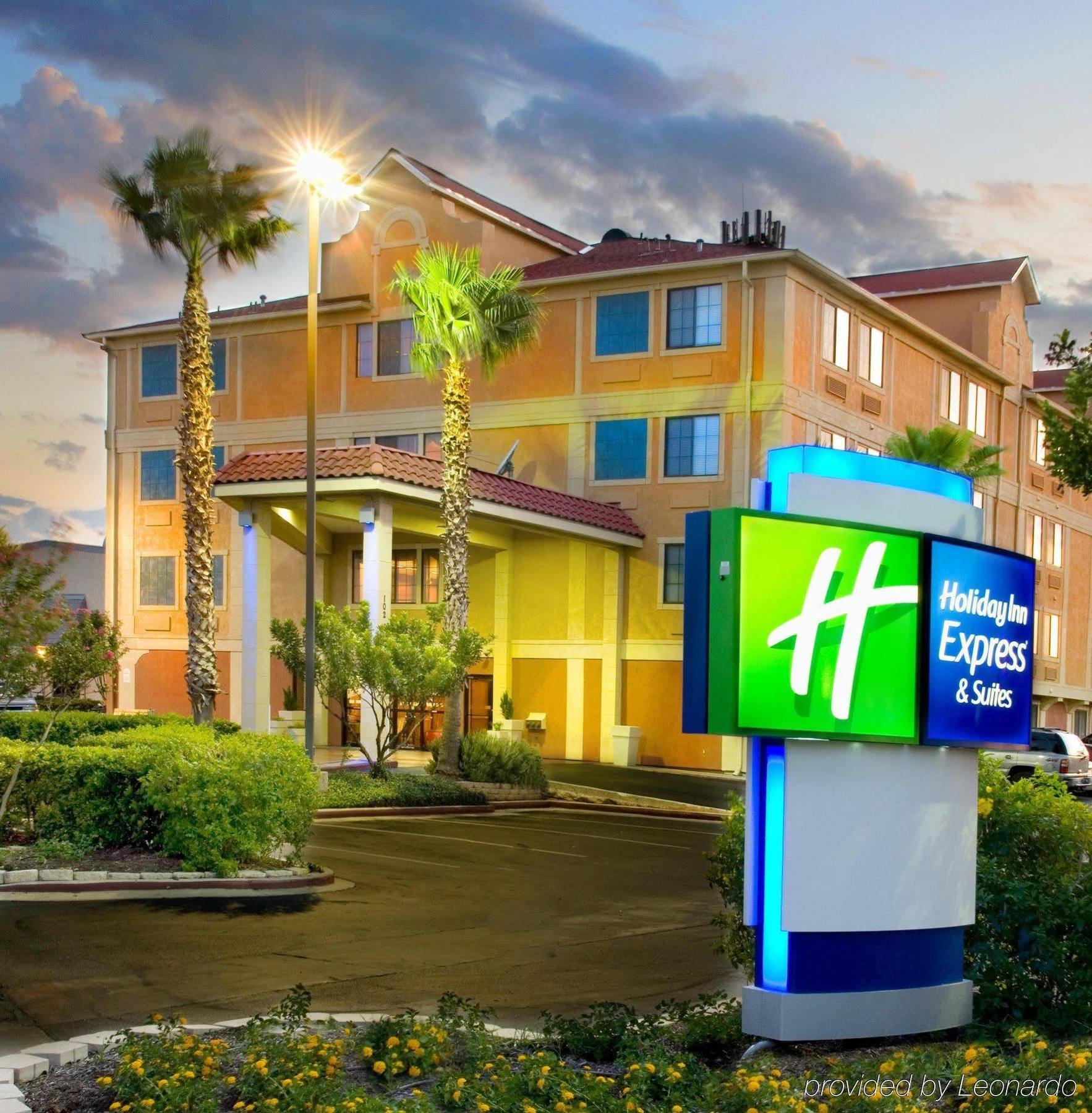 Holiday Inn Express & Suites San Antonio - Downtown Market Area By Ihg Exterior foto